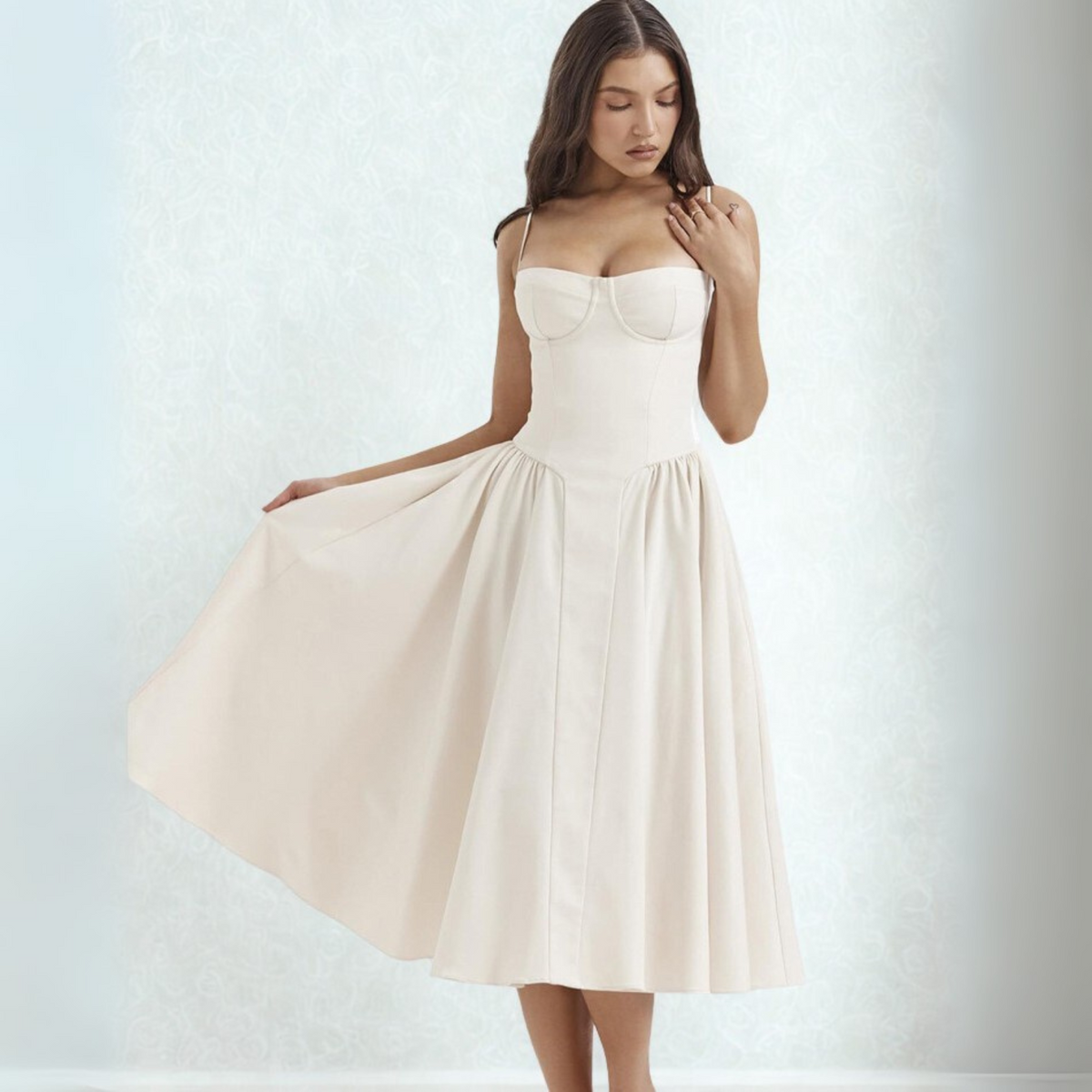 TRENTA™ - Chic Spaghetti Strap Bodycon Midi Dress